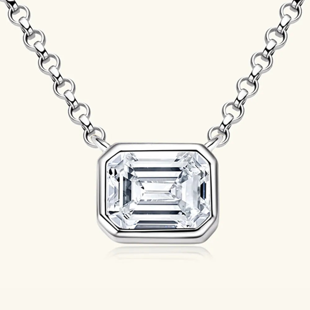 1 Carat Moissanite Pendant Necklace in 925 Silver