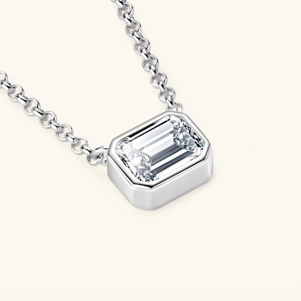 1 Carat Moissanite Pendant Necklace in 925 Silver