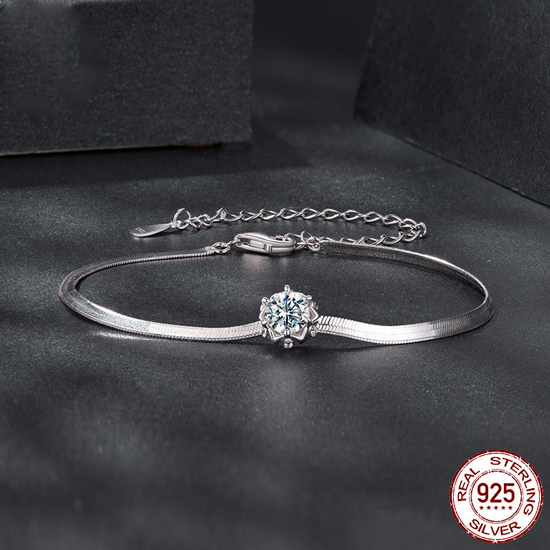 Send girlfriend flower bracelet and Valentine's Day jewelry