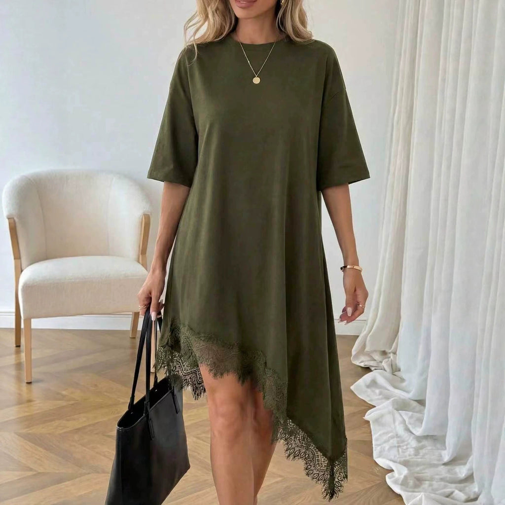 Vestido largo sin mangas con estampado floral, cuello redondo y volantes escalonados