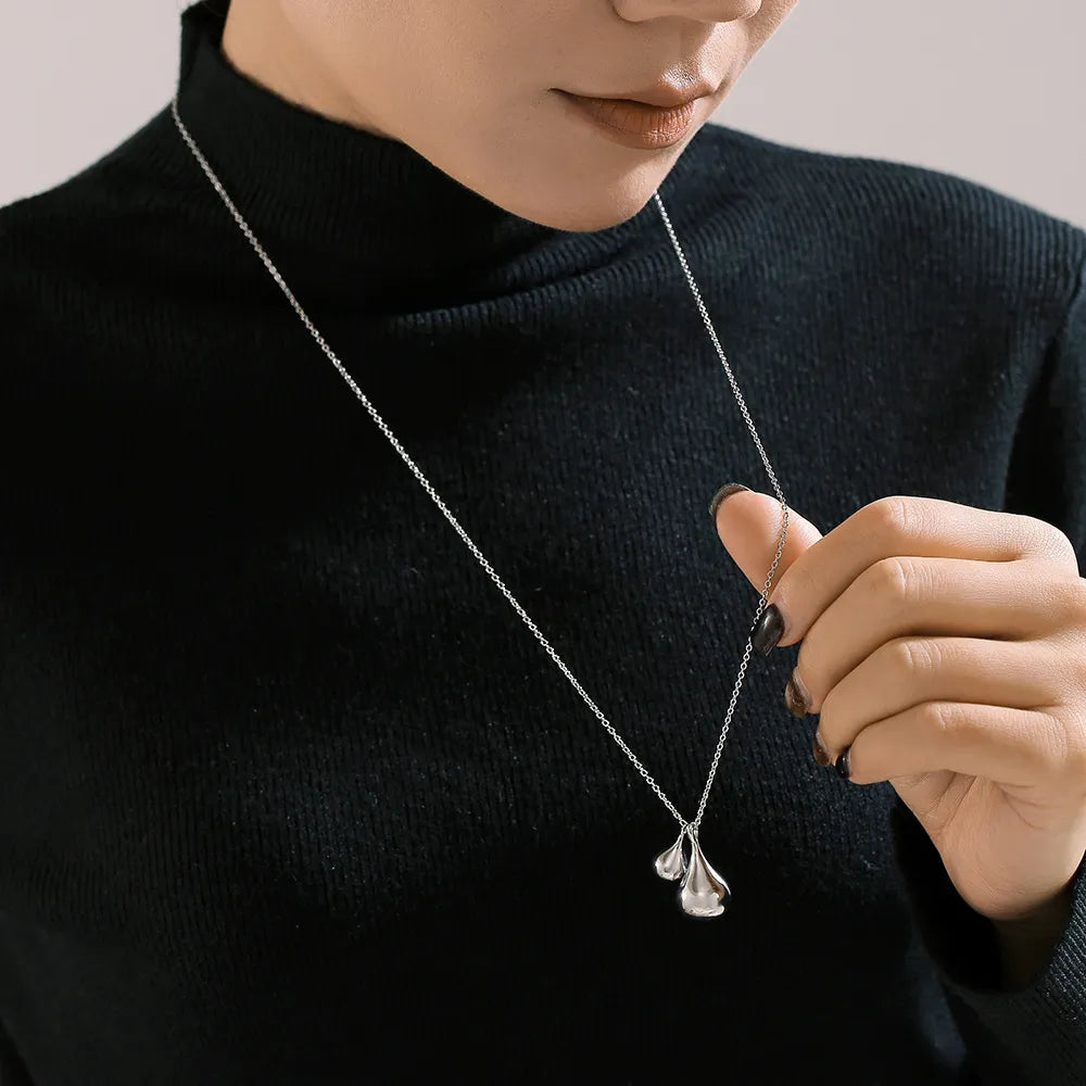Simple and versatile stainless steel gold-plated sweater chain jewelry