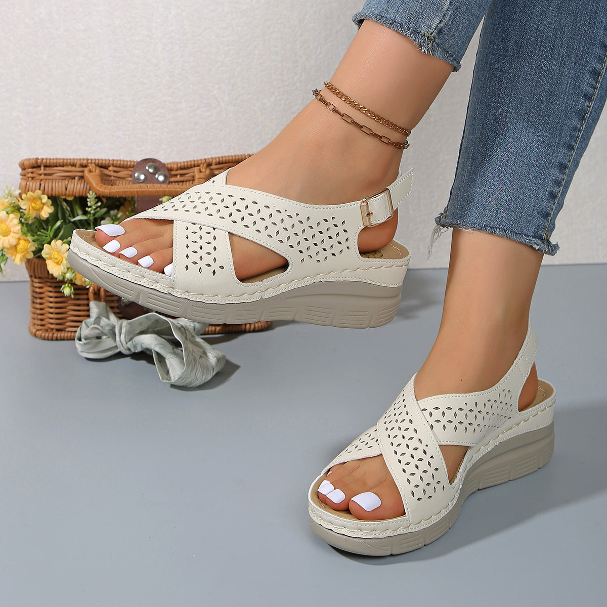 Hollow Cross Strap Wedge Beach Sandals