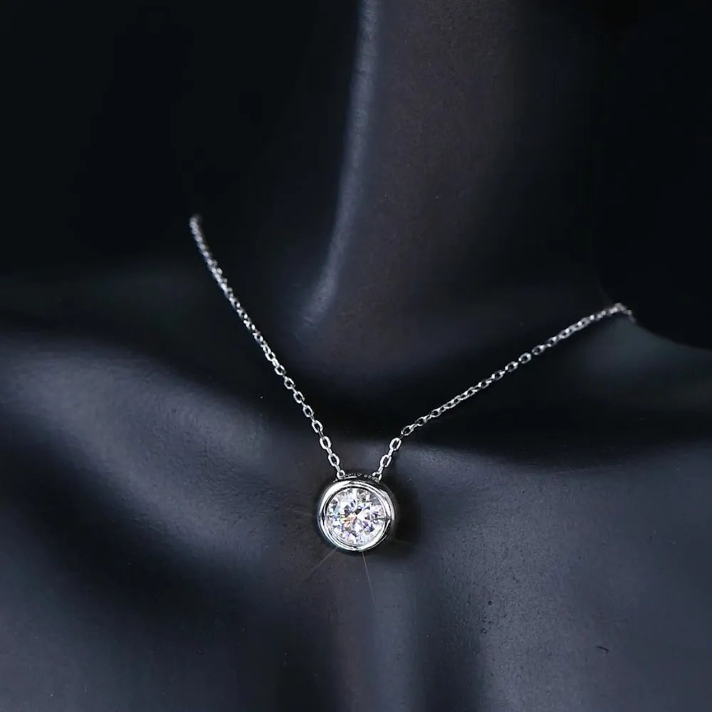 1 Carat Round Moissanite Necklace in 925 Silver